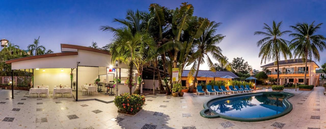 Coconut Resort Hotel Patong Exterior photo